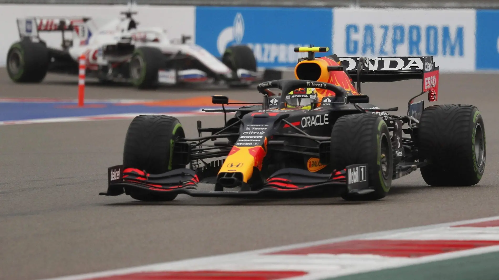 checo red bull EFE